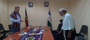 Xanana ho Embaixador Amerika Koalia Oras Rua Resin Iha Bairos dos Gerilos
