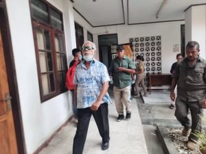 Dezentendimentu Akontese Entre Xanana ho Procurador Iha Julgamentu ba Kazu Topu Honis, Xanana Tuku Meza Dala 3