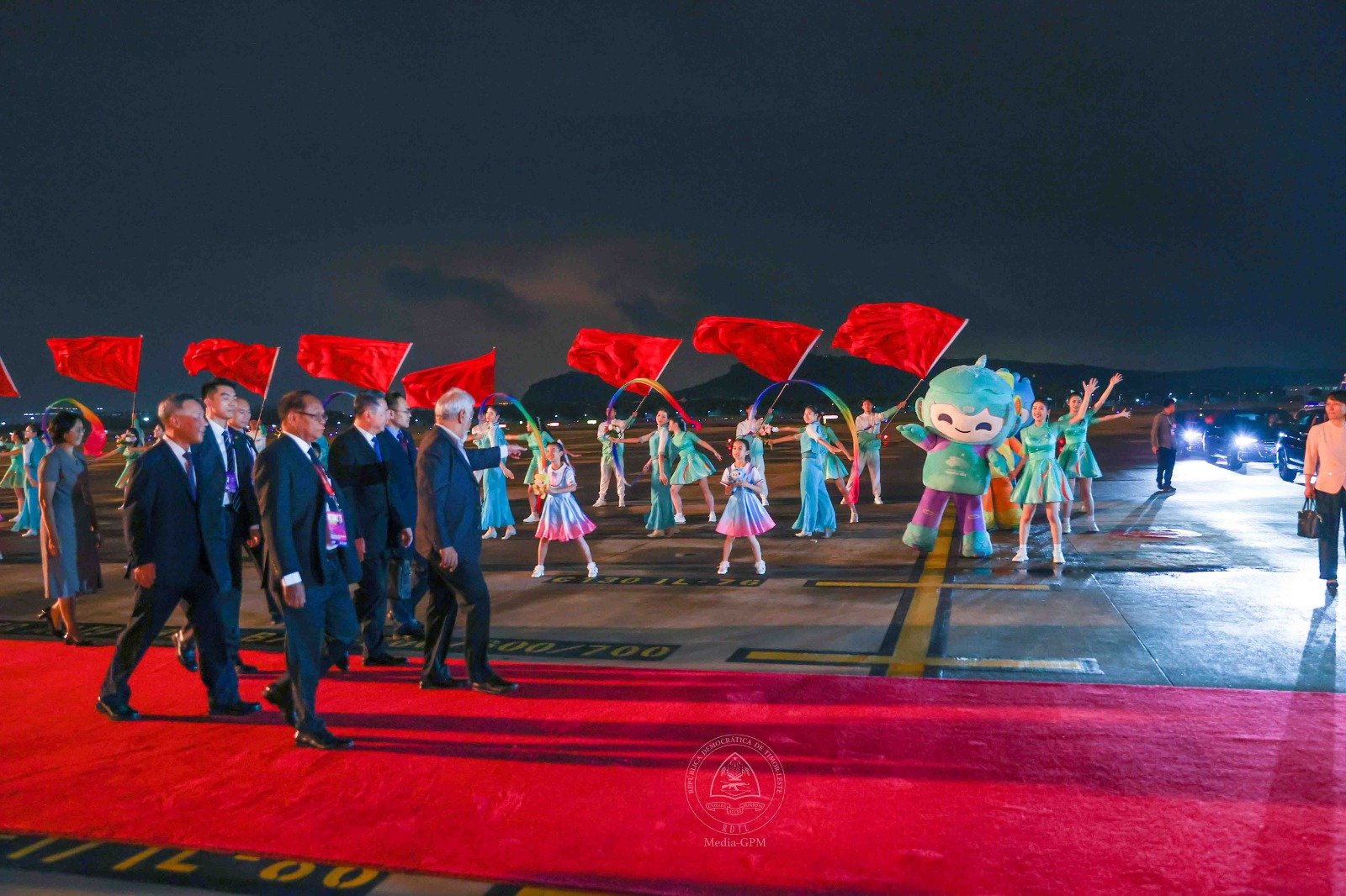 PM ho Delegasaun to’o Ona Xina, Simu ho Parade Agradesimentu