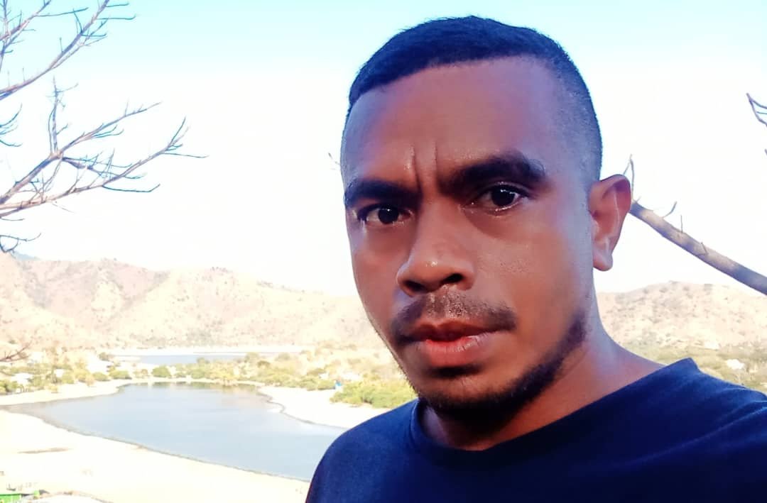 Midia Tenke Sai Opozisaun Ka Afavor Ba Ukun? (Prespektiva ida kona-ba postura midia iha prosesu demokratizasaun – Artigo ne’e opiniaun pessoal, la representa instituisaun ne’ebé hakna’ar-an ba) Husi: Aniceto Soares dos Reis – Alumi Kursu Komunikasaun Sosiál – UNTL