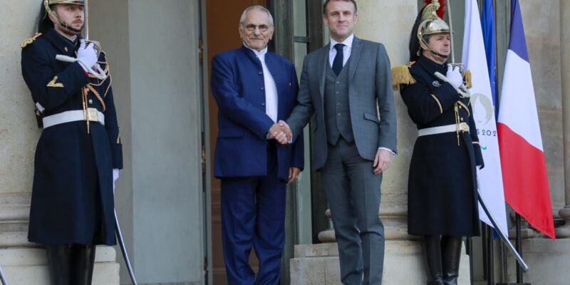 PR Horta Husu Emmanuel Macron Mobiliza Empreza Investe Hotelaria iha TL