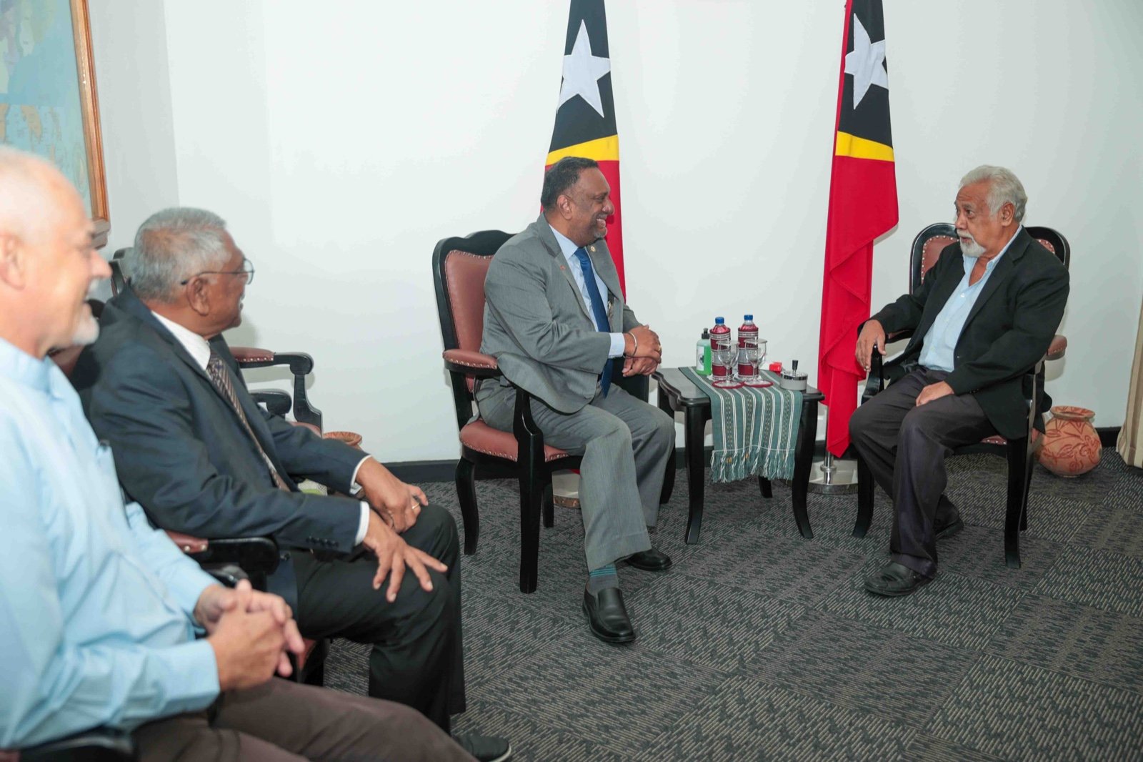Embaixadór Malázia Atualiza Delegasaun Setór Privadu Loke Investimentu iha TL Ba PM Xanana tempu Besik Asina Akordu Aero Nian