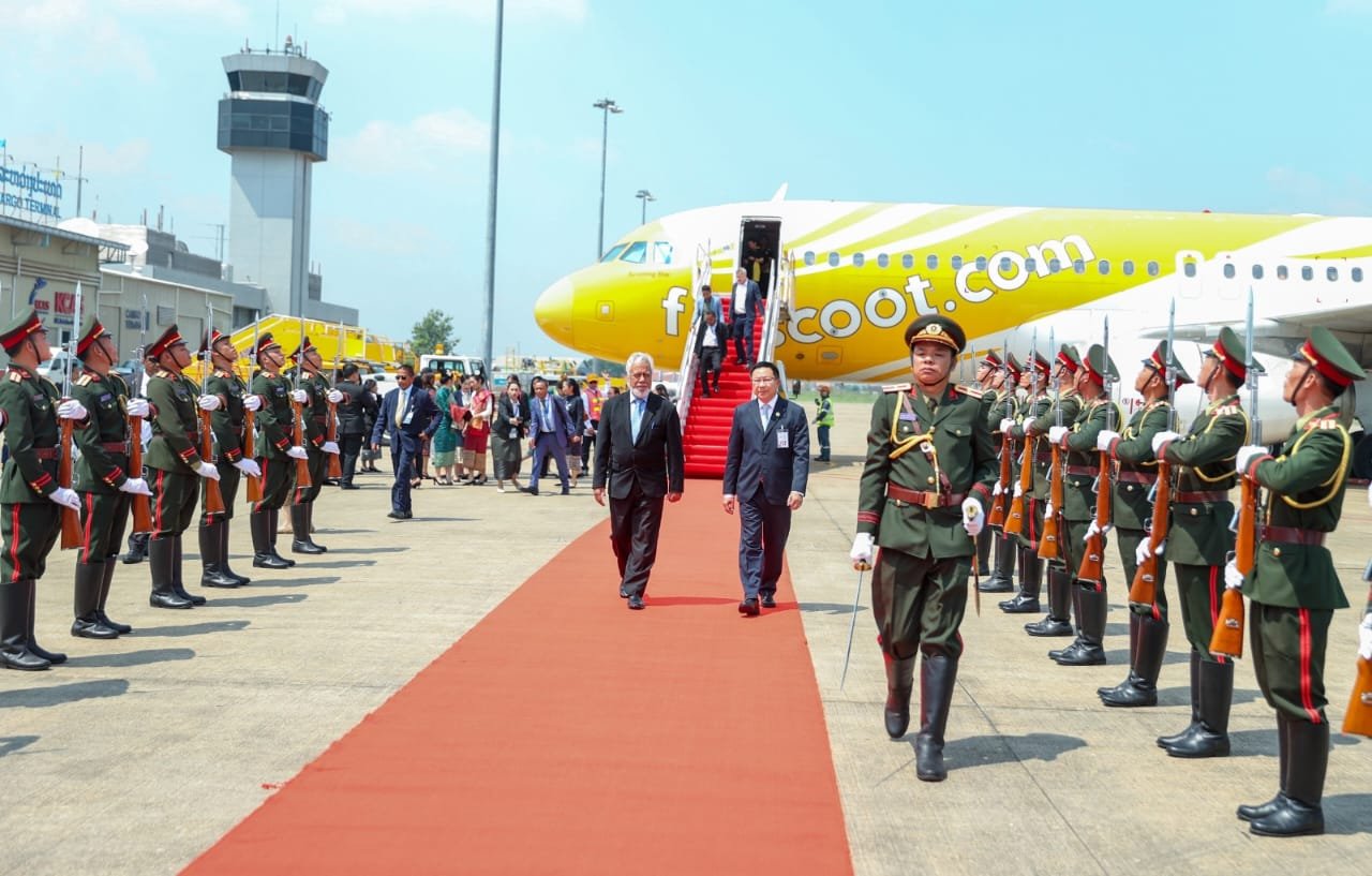 PM Xanana to’o Ona Iha Laos, Somu ho Parade Militar