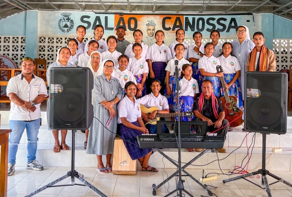 Prezidénsia  Repúblika Entrega Instrumentu Múzika ba Komunidade Relizioja Canosiana iha Maliana.